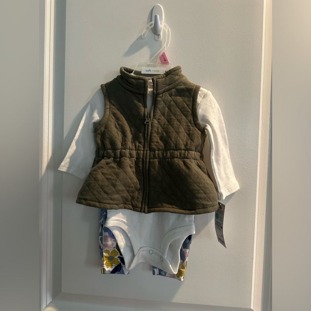 NWT Carters 3 Piece Floral Pants, White Top & Green Vest Set Size 0-3